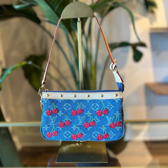 LOUIS VUITTON Monogram Cerise Denim Pochette - Picture 4 of 13